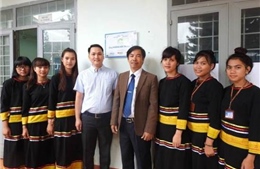 Trao tặng phòng học internet cho học sinh dân tộc tỉnh Gia Lai